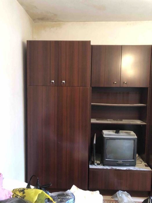 TV шкаф с няколко секции