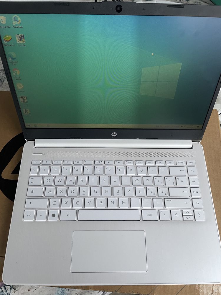 Laptop HP 14, 3020e