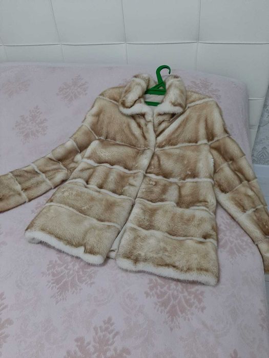 Продам норковую шубу размер 48-50