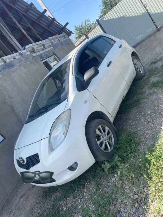 Тойота ярис 2007 года,трехступечатый автомат