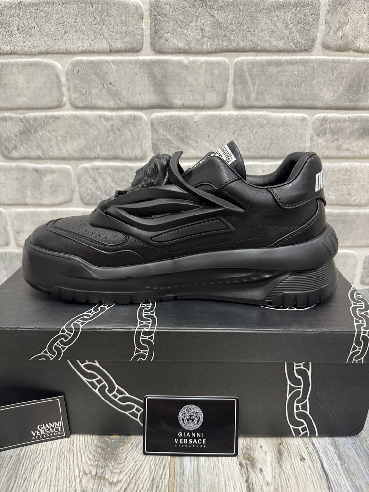 36-45 Versace Odissea Black