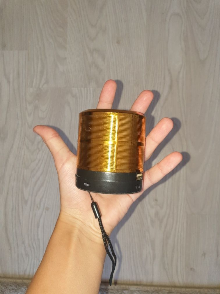 Мини колонка , золотая .