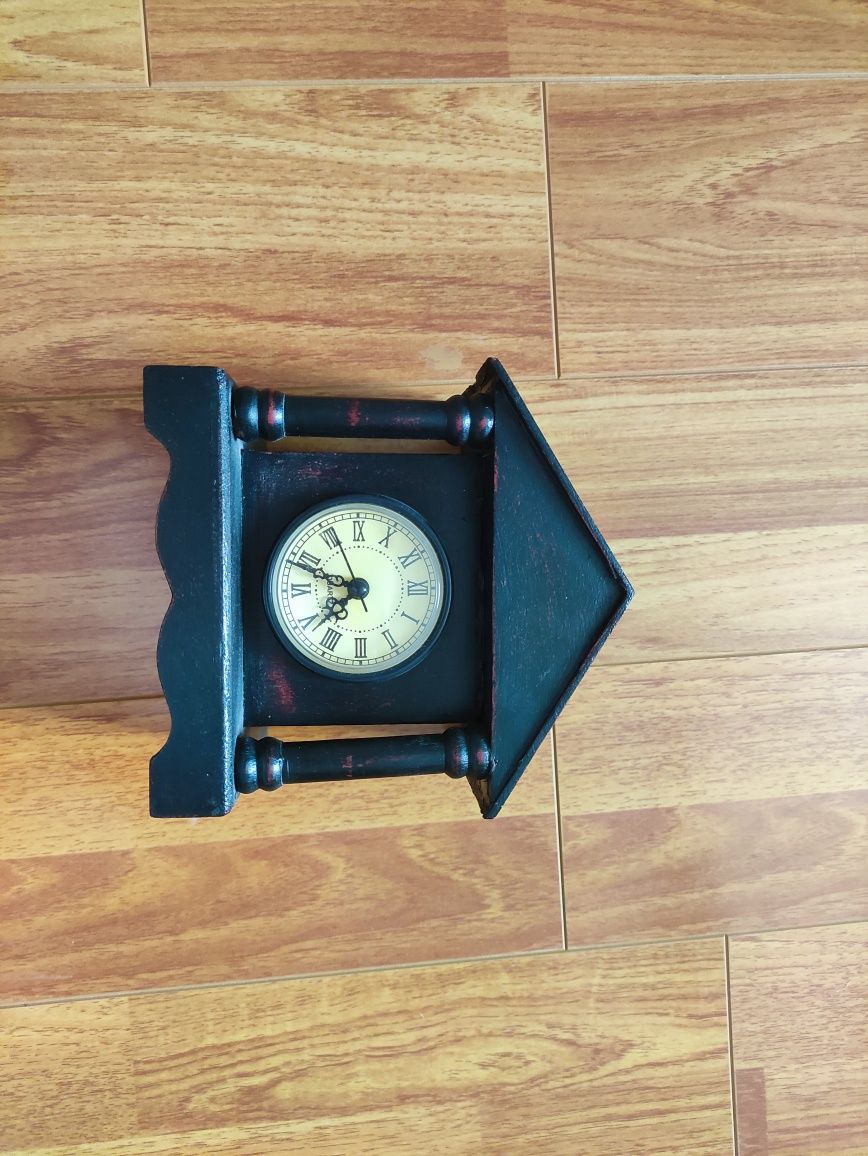 Ceas functional din lemn, 14x18cm
