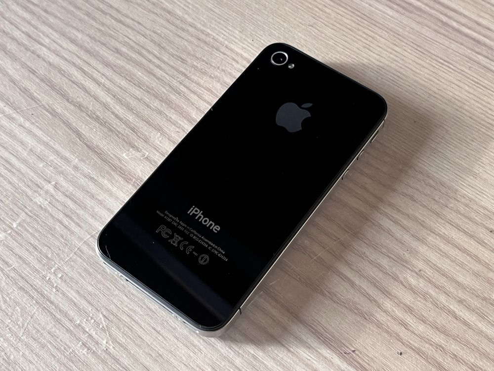 iPhone 4s на iOS 6 (16GB)