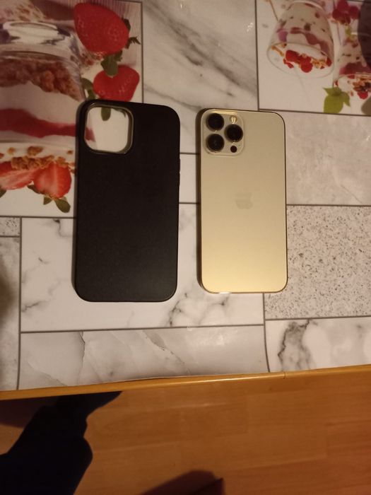 Продам айфон 13 про макс