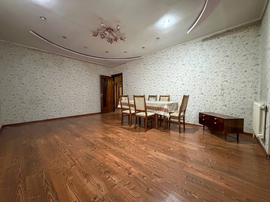 Продам 3/4/4 Буюк ипак йули метро Банковский дом