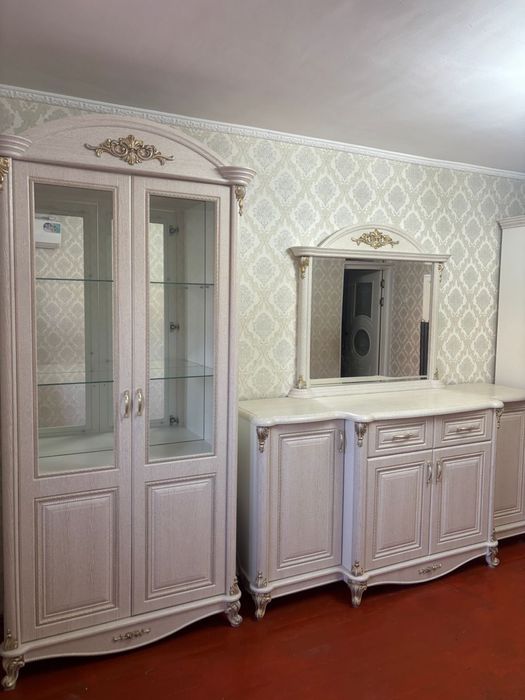 Стенка в отличном состоянии