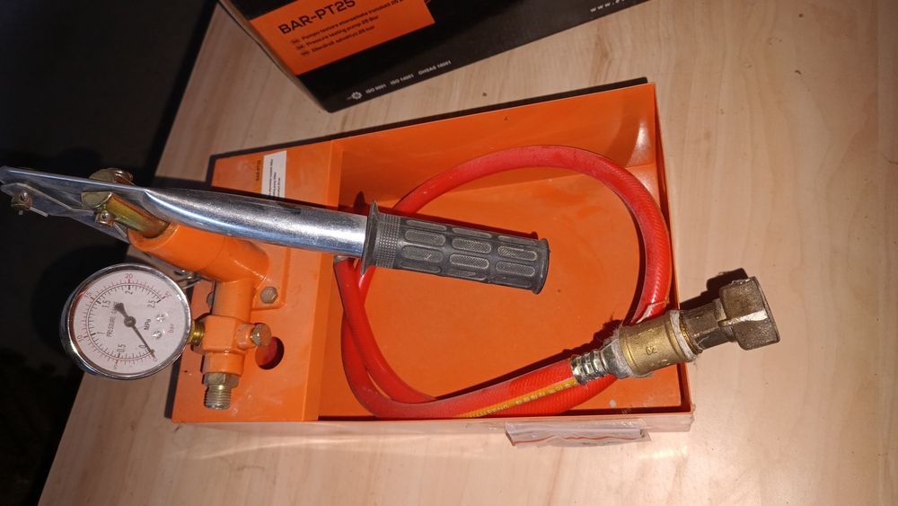 Pompa testare instalație