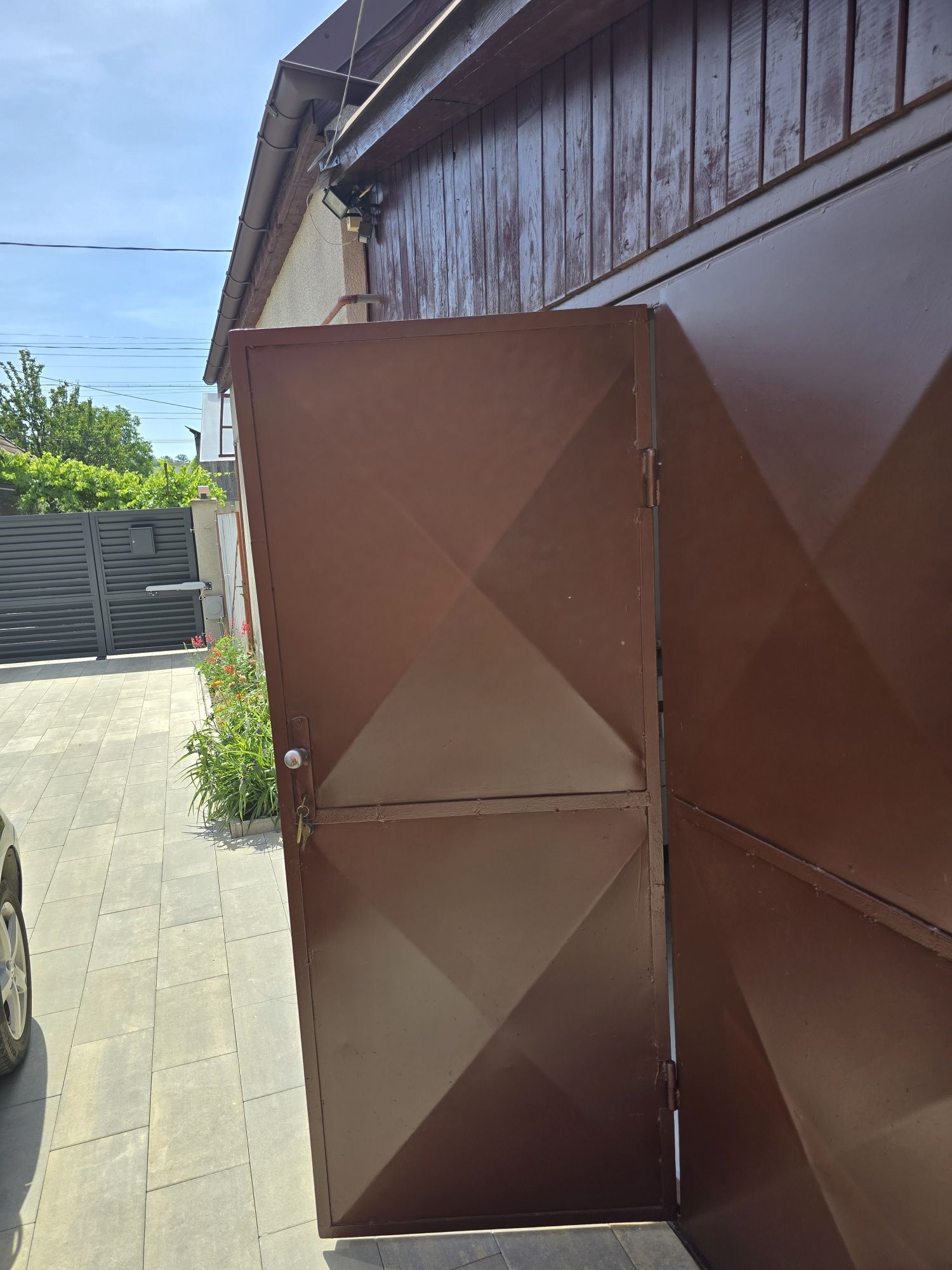 Vand usa garaj din metal