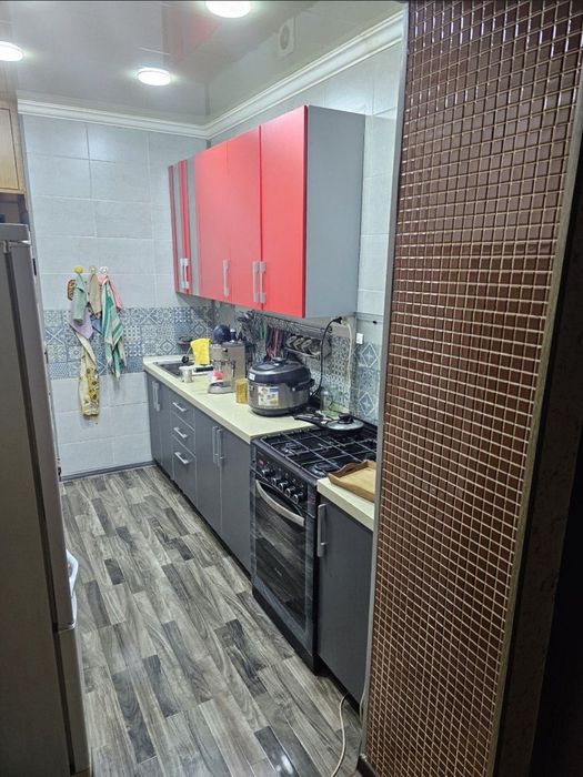 ПРОДАЁТСЯ 3х комнатная Феруза Экобазар 77 серия №Р532