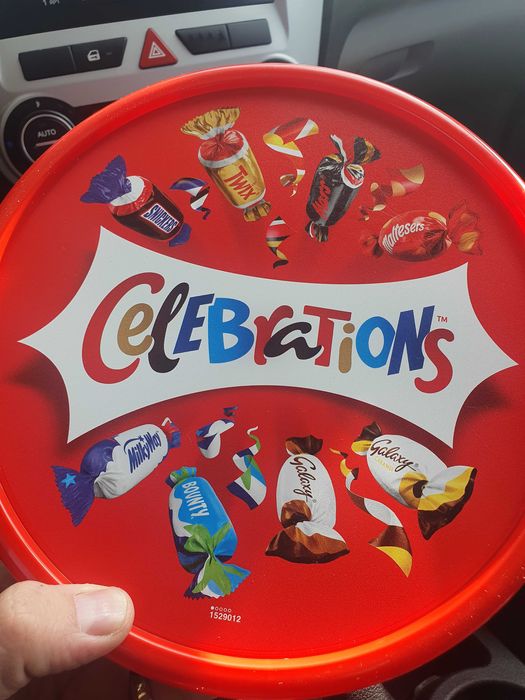 Celebrations бонбони