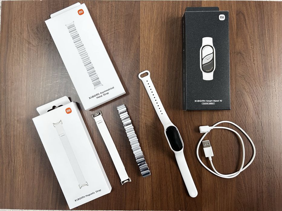 Продаю Xiaomi Mi Band 10 в идеальном состоянии.