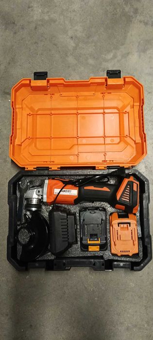 020804	Ъглошлайф безчетков Ø125mm 18V 2x4Ah куфар BK-BAG73