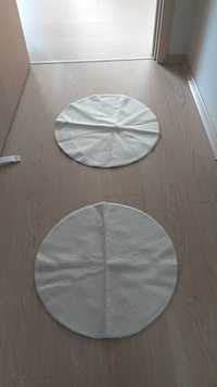 Кръгли килимчета два броя в бяло подплатени за дома-30лв.