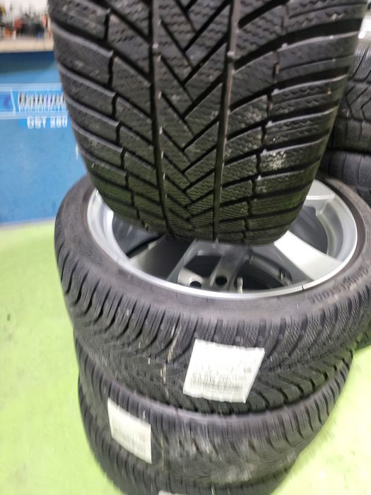 4 бр зимни гуми 245/35/19 Bridgestone