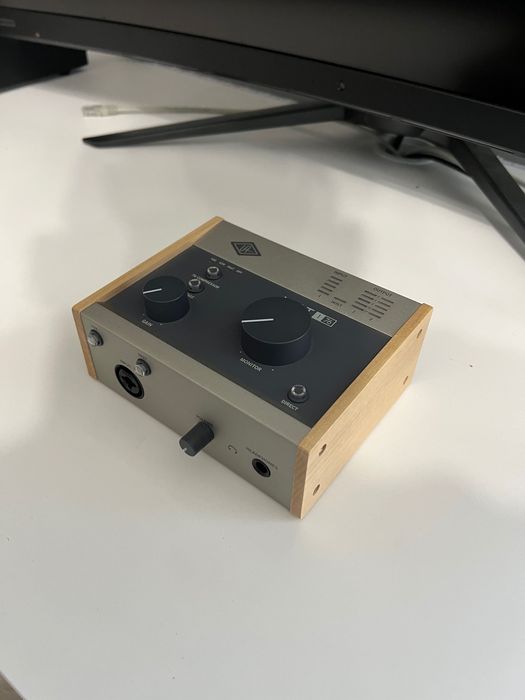 Vand placa Universal Audio Volt 176 USB Recording Studio