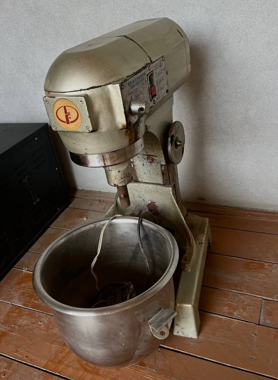 Печь и миксер на продажу