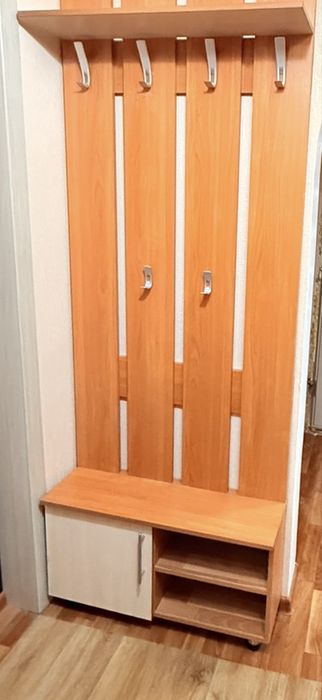 Продам прихожую в коридор