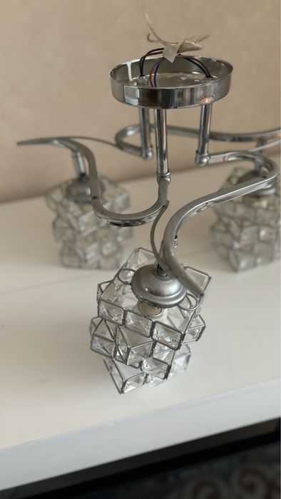 Продам Люстру последнюю