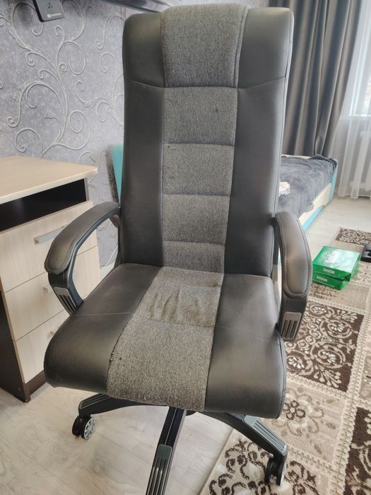 Продам компьютерное кресло