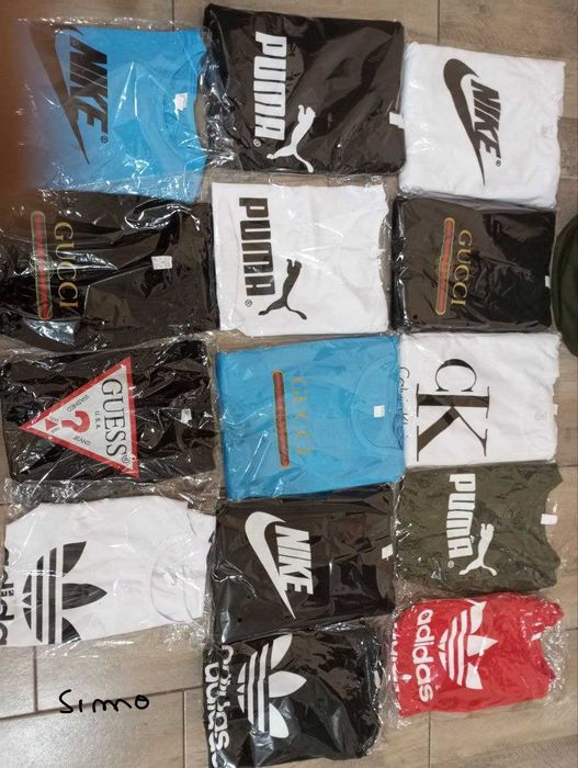 Tricouri barbati siglă cusută
Preț 140 set 3buc
Sau 55 lei bucata