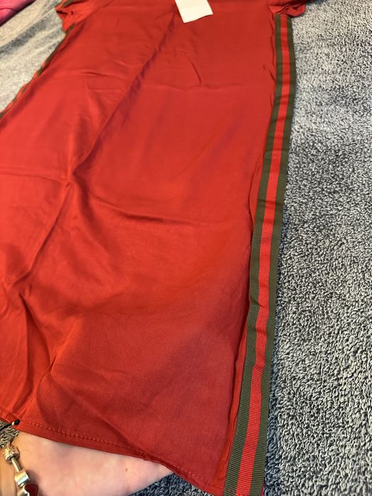 Rochiță roșie nouă cu etichetă