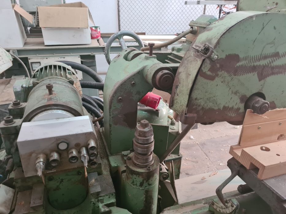 циркуляр фреза пробивна глава  с хидравлична карета,