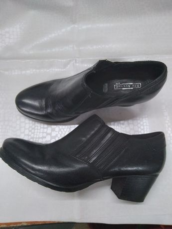 Женская обувь. Туфли-полуботинки 39 размер