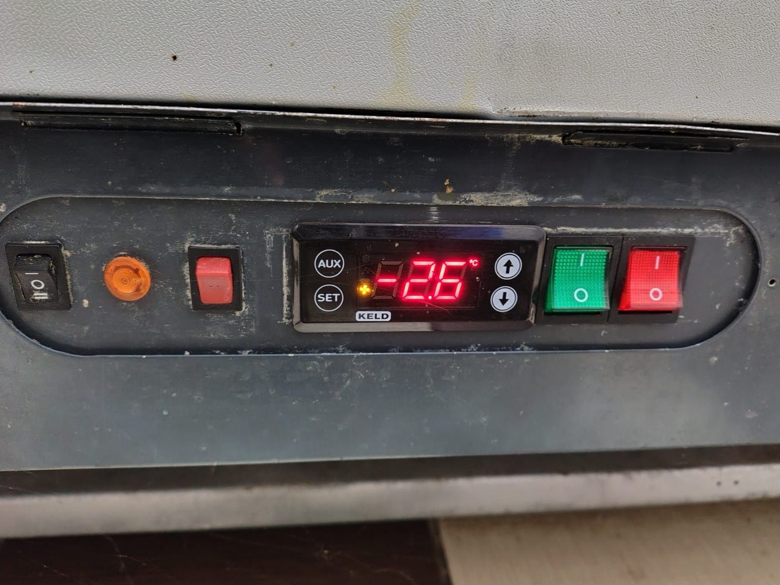 Vitrina Frigorifica,Masă rece 5 Usi,Vitrina Orizontală +Agregate,380V
