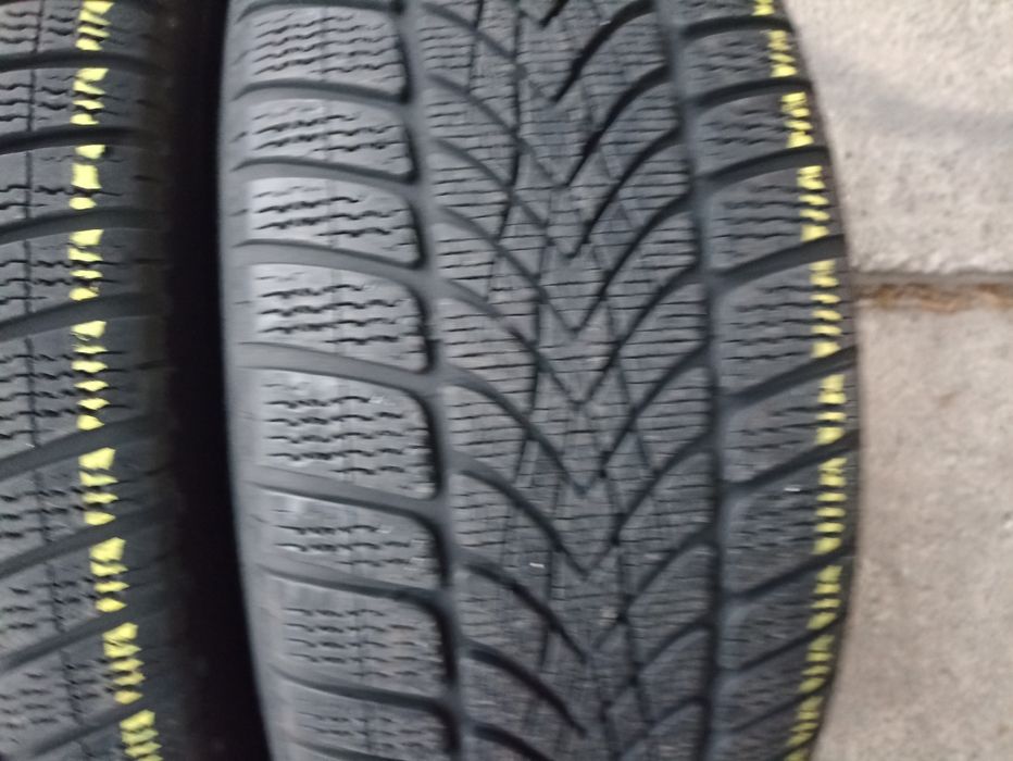2 anvelope de iarna Dunlop 245/50 R18 dot 0420