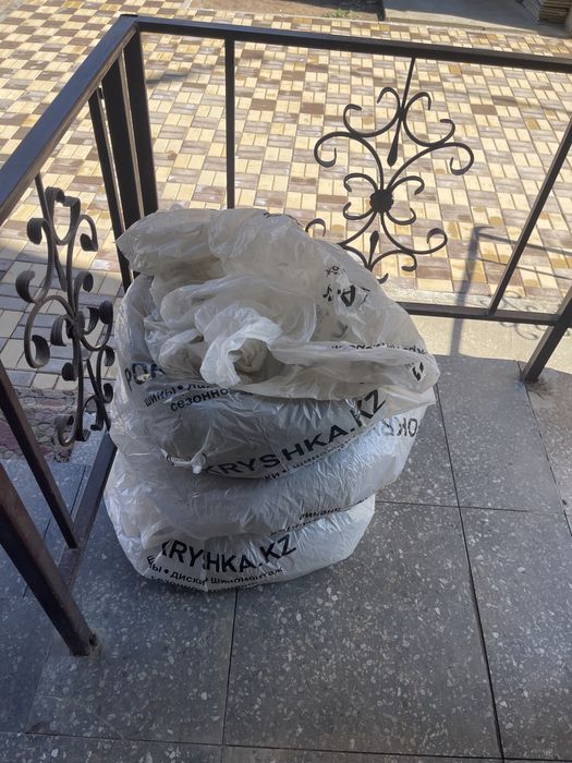 Летние шины, 3 штуки.