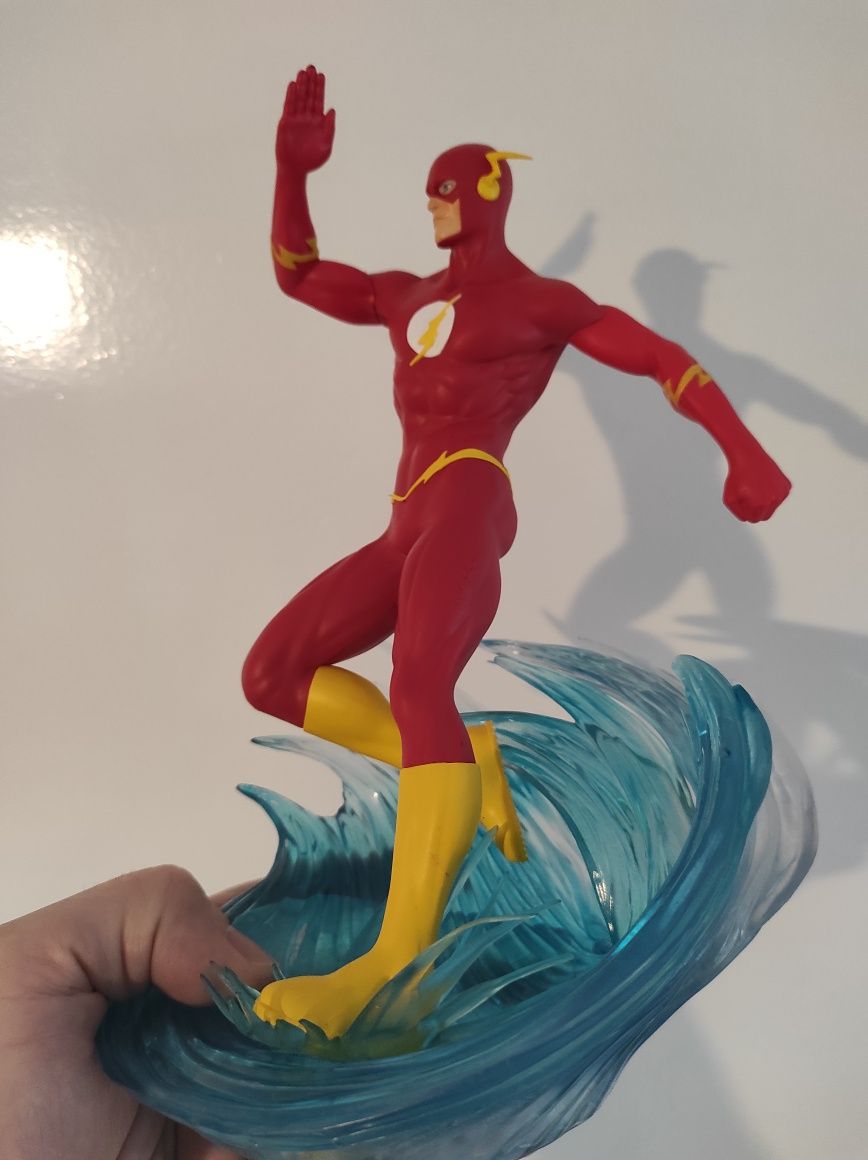 Колекционерска Фигура Diamond Select DC  The Flash, Светкавицата 23cm