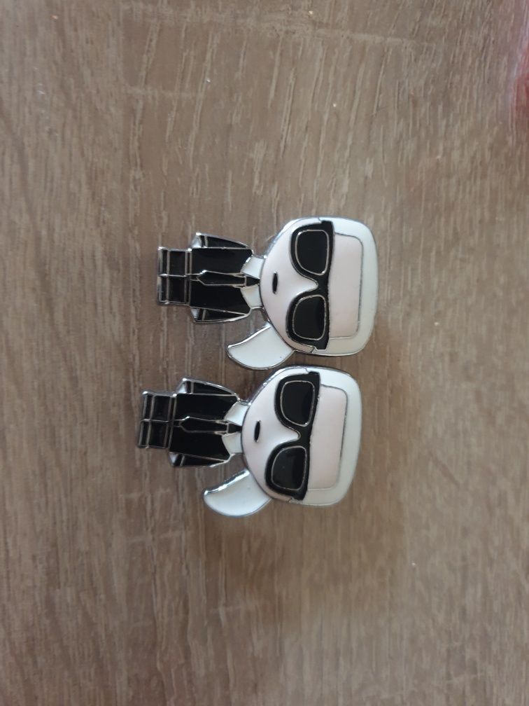 Accesorii karl lagerfeld pentru sireturi