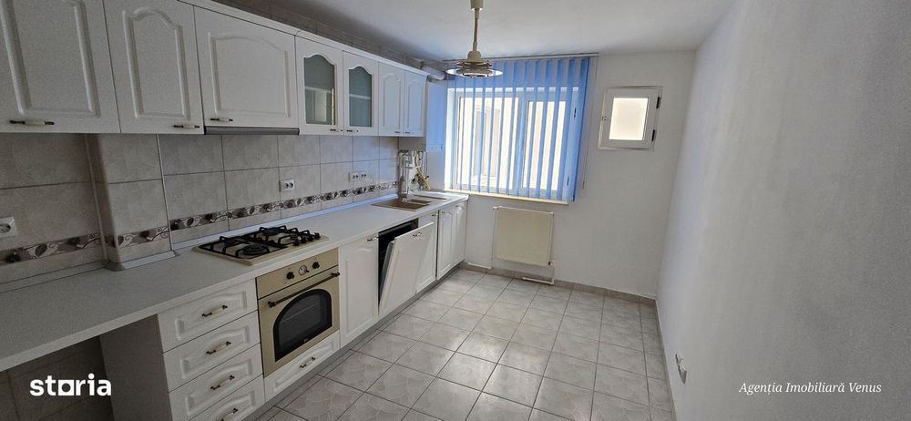 Apartament 4 camere zona Maternitatii