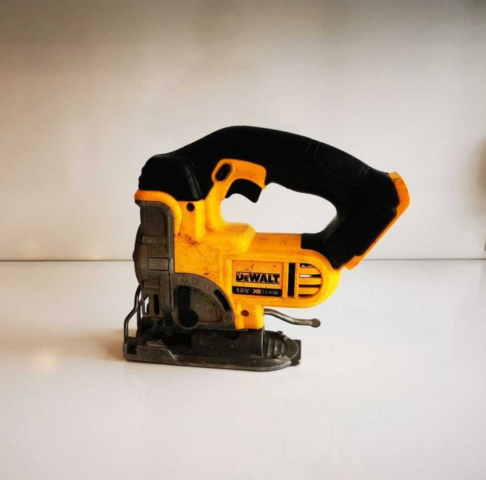 Dewalt DCS 331 - акумулаторен прободен трион /зеге/