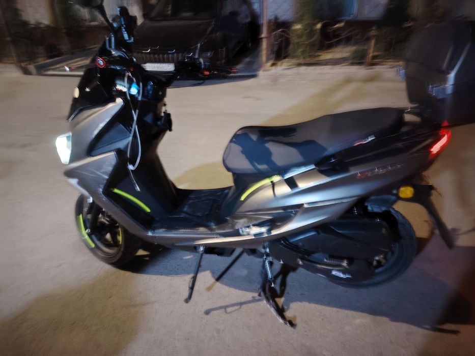 Skuter sotiladi gst motor