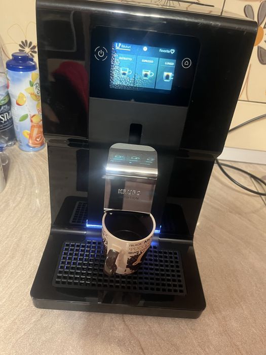 Cafetiera care macina