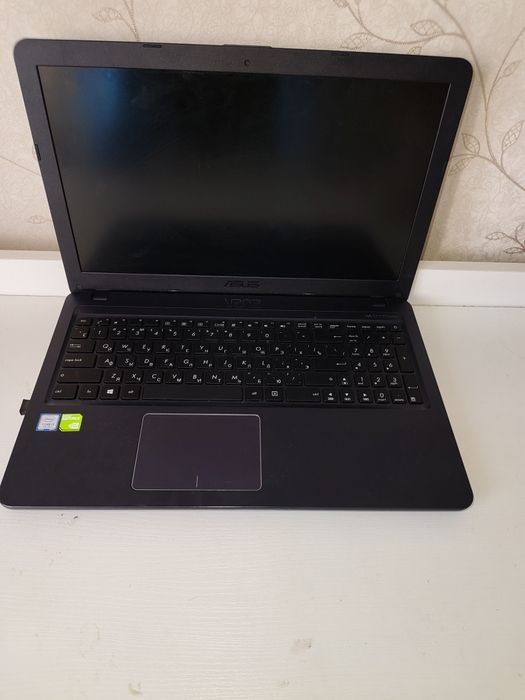 Продам ноутбук ASUS новый состояние