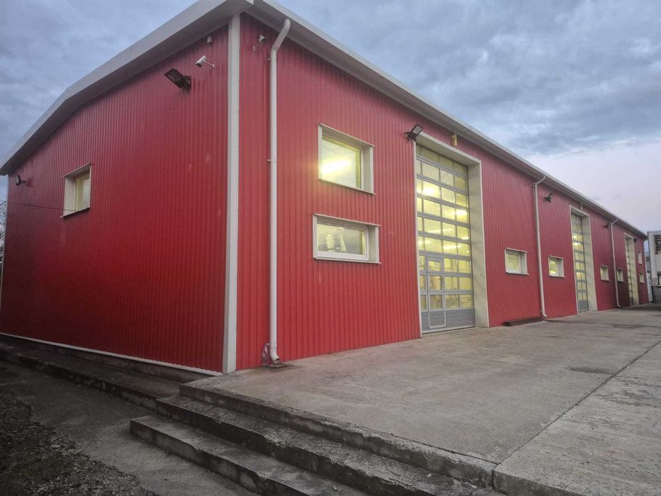 Hala industriala / comercial DE INCHIRIAT Aces trafic greu