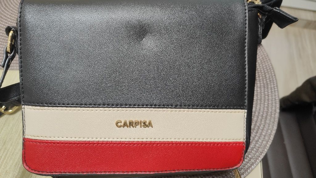 Малка чанта Carpisa