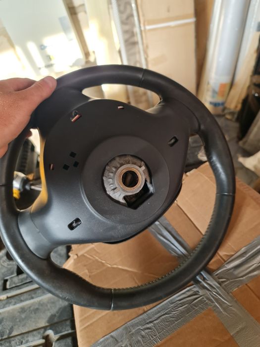 Volan renault carbon