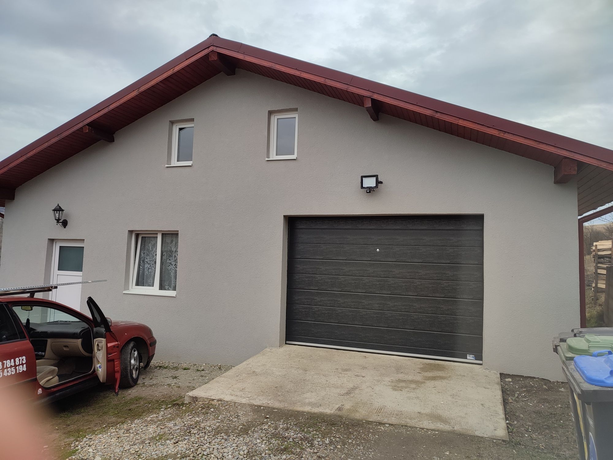 Usa de Garaj * Căldura sau racoare pentru garajul tau