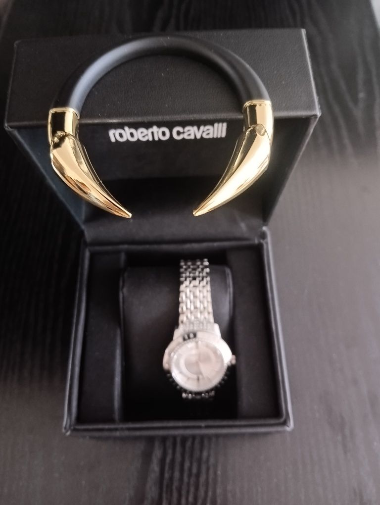Часовник roberto cavalli