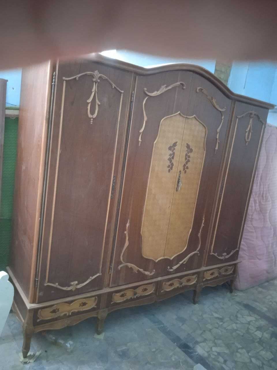 СПАЛЬНЫЙ ГАРНИТУР, КОМПЛЕКТ. Кровать, шкаф, тумбочки и трюмо.