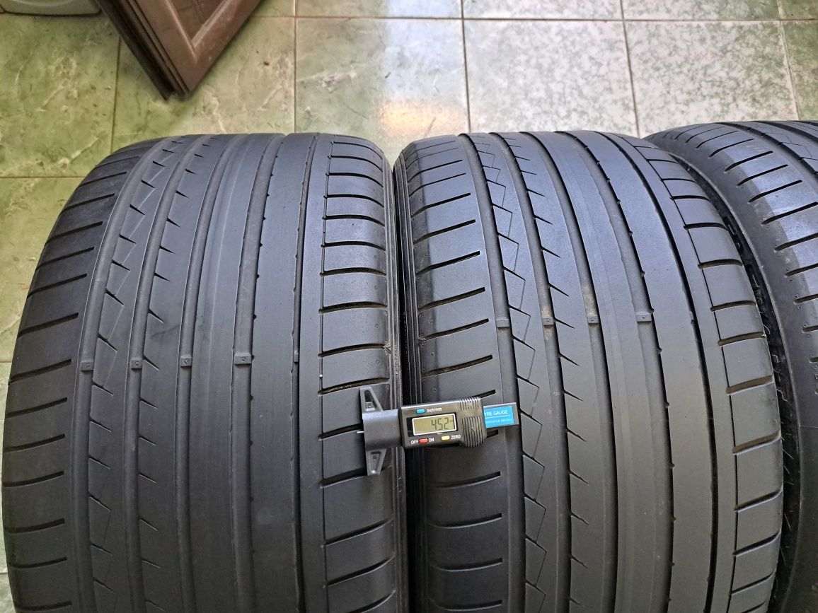 Set anvelope 285/35 R18 cu 255/40 R18 Dunlop