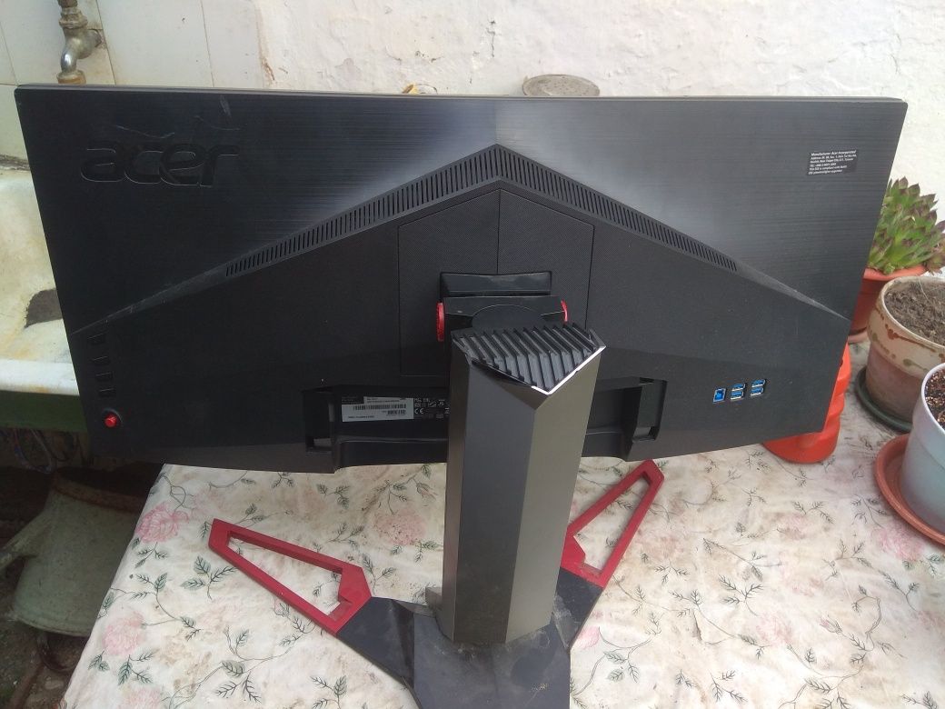 Monitor gaming Acer... Defect!!!
