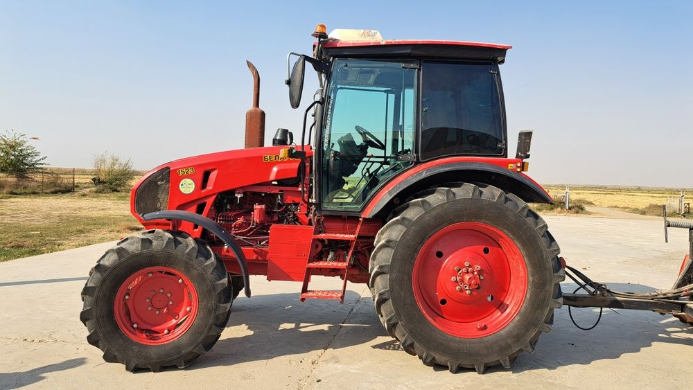 Продаю Трактор 1523