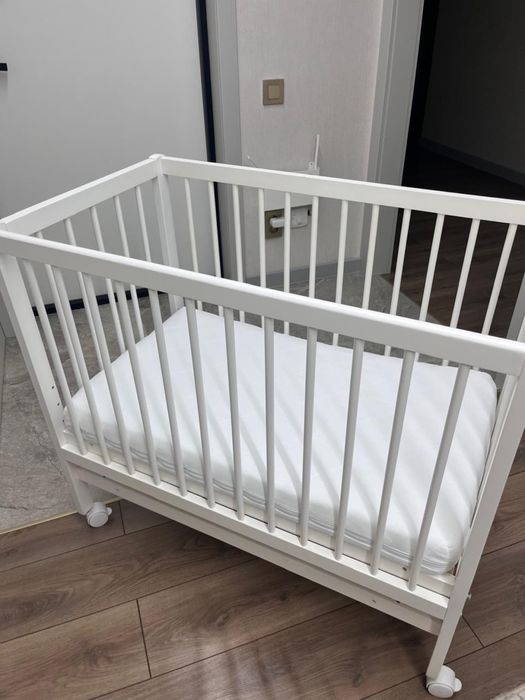 Продам детскую кроватку