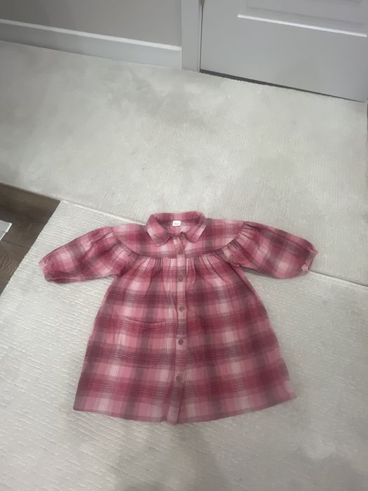 Продам платье для девочки на 2-3 гола