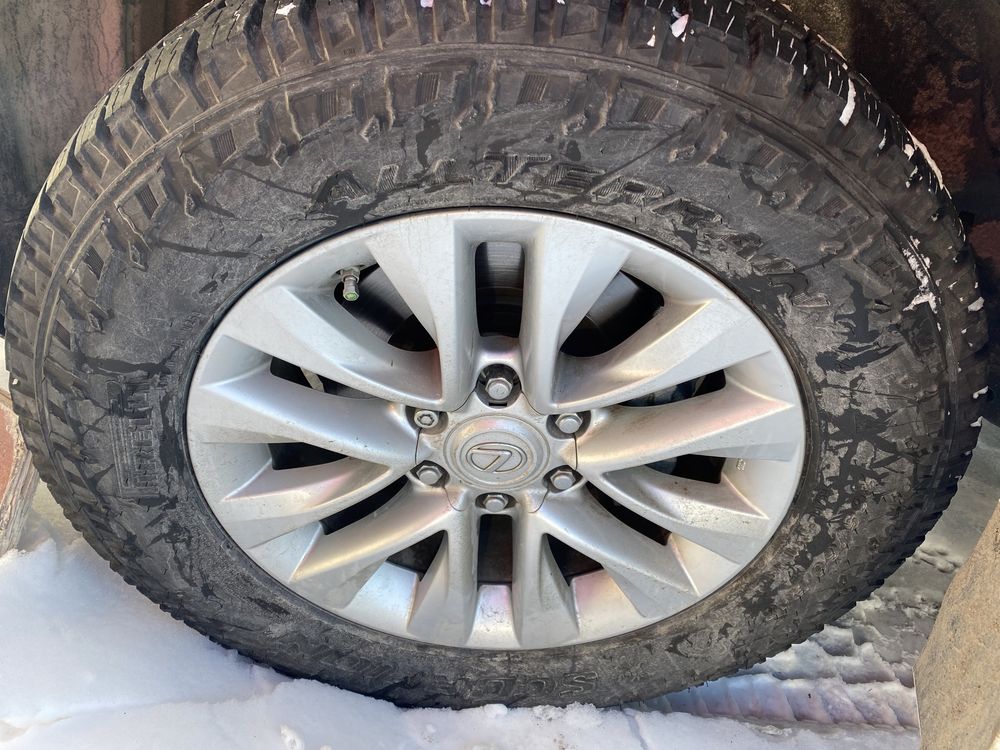 265/60/18 Pirelli